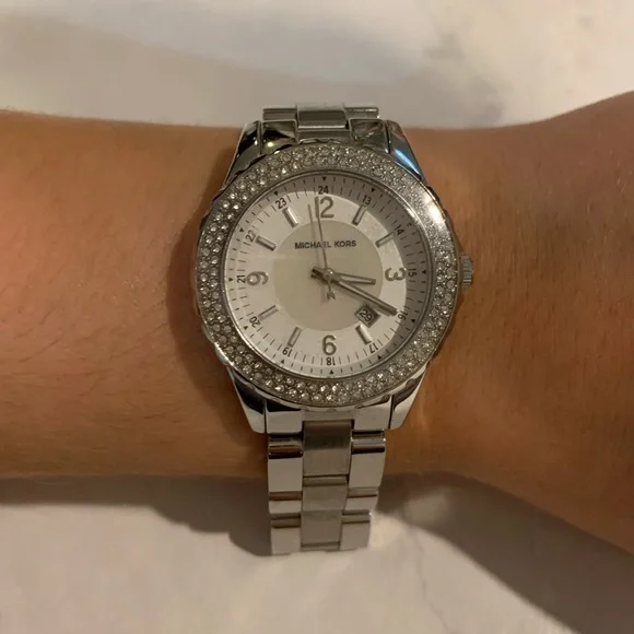 ⏱ Michael Kors Watch - Picture 5 of 5